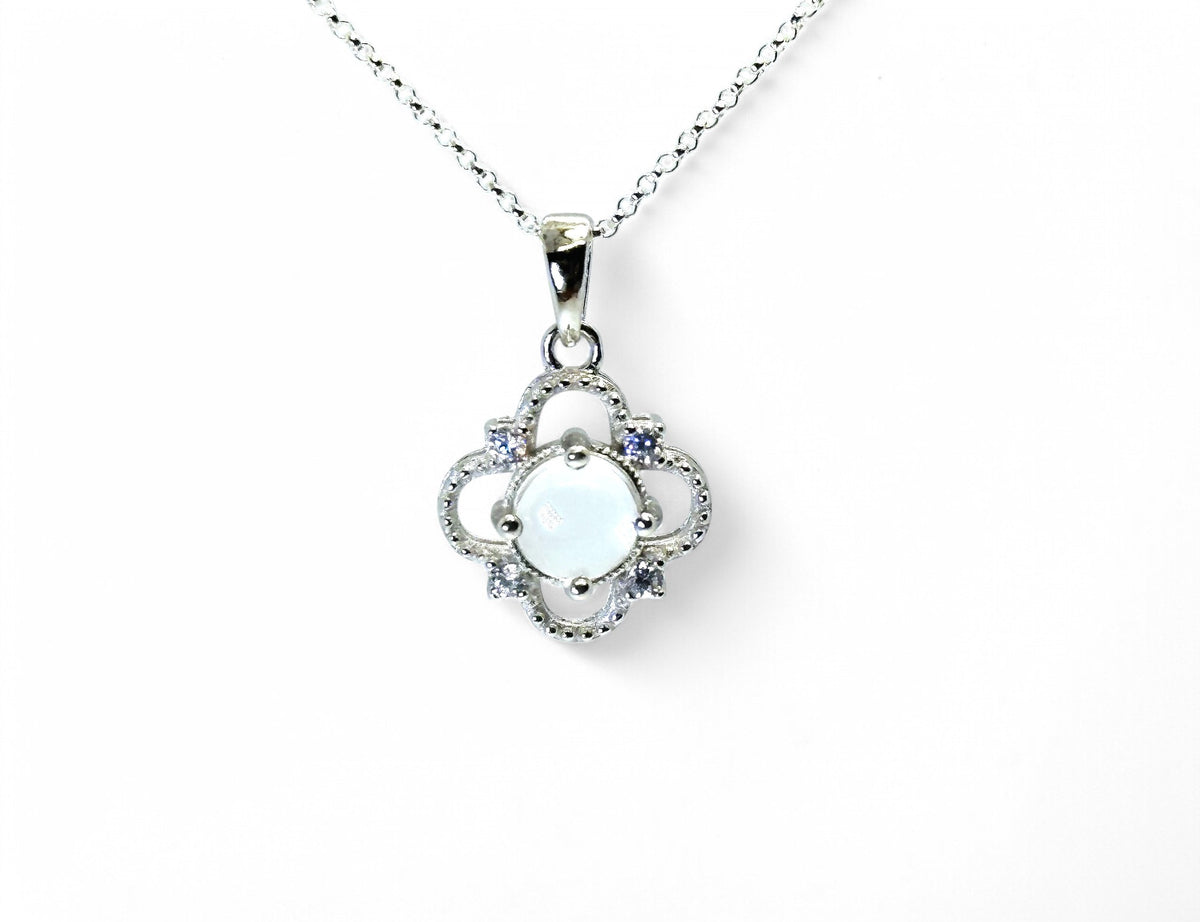 "Serene Clover" Necklace