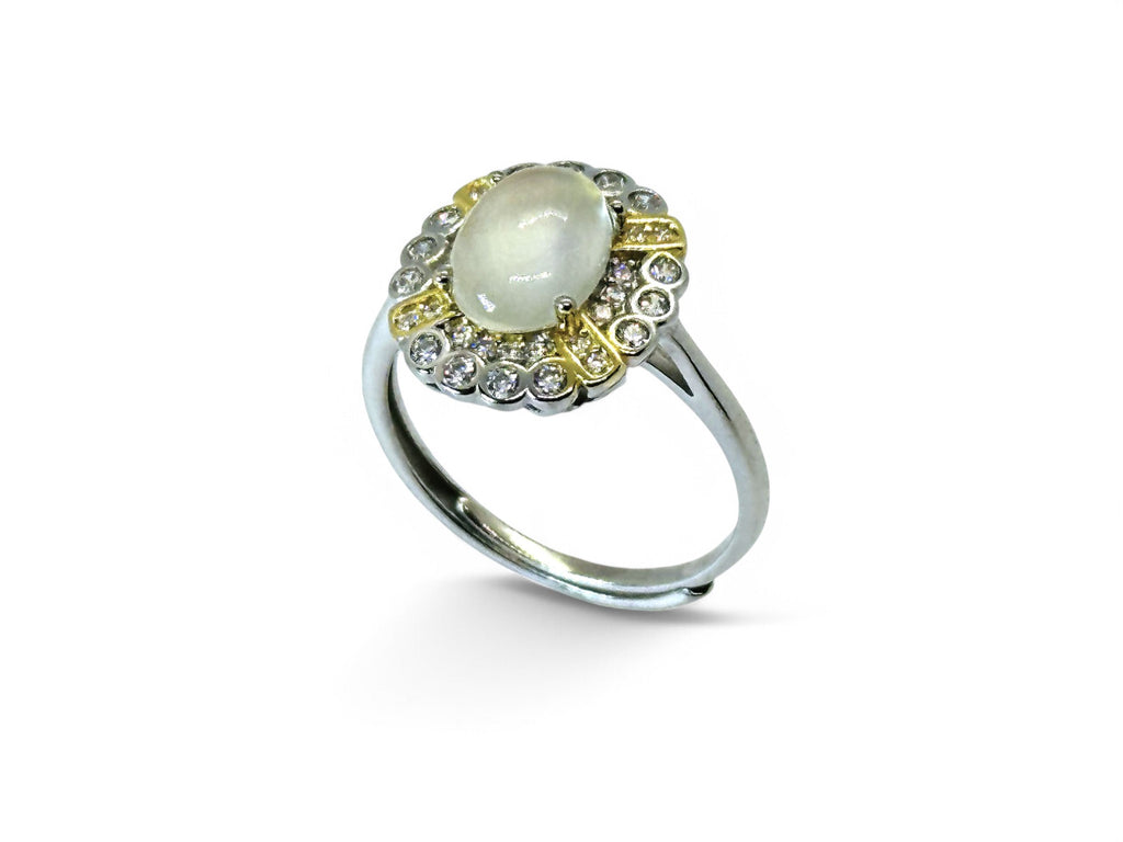 "Moonlit Daisy Pistil" Moonstone Ring