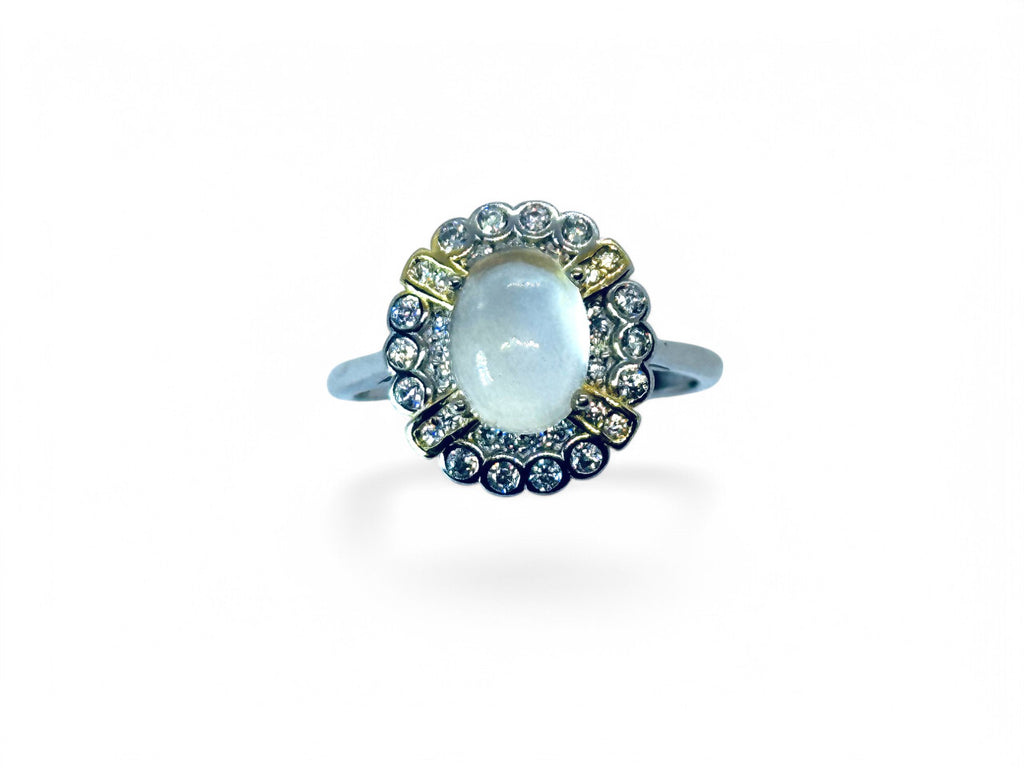 "Moonlit Daisy Pistil" Moonstone Ring
