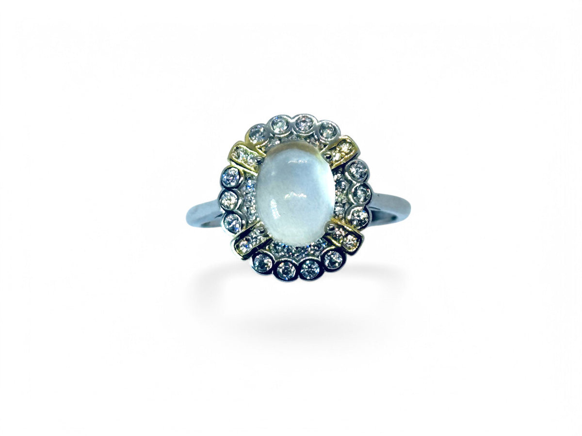 "Moonlit Daisy Pistil" Moonstone Ring