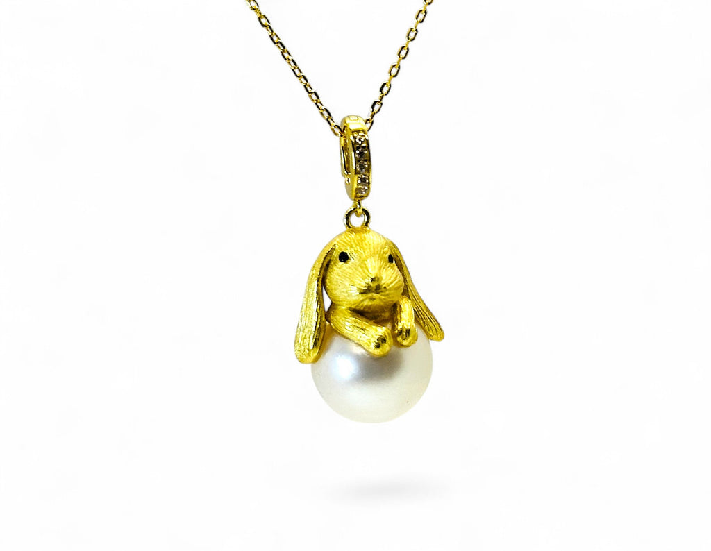 "Rabbit & Luminous Moon" South Sea Pearl Necklace